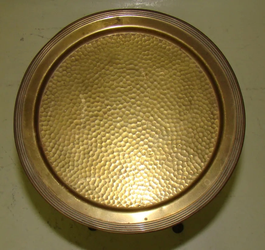 tableau ancien avec design de sécession viennoise, surface dorée.