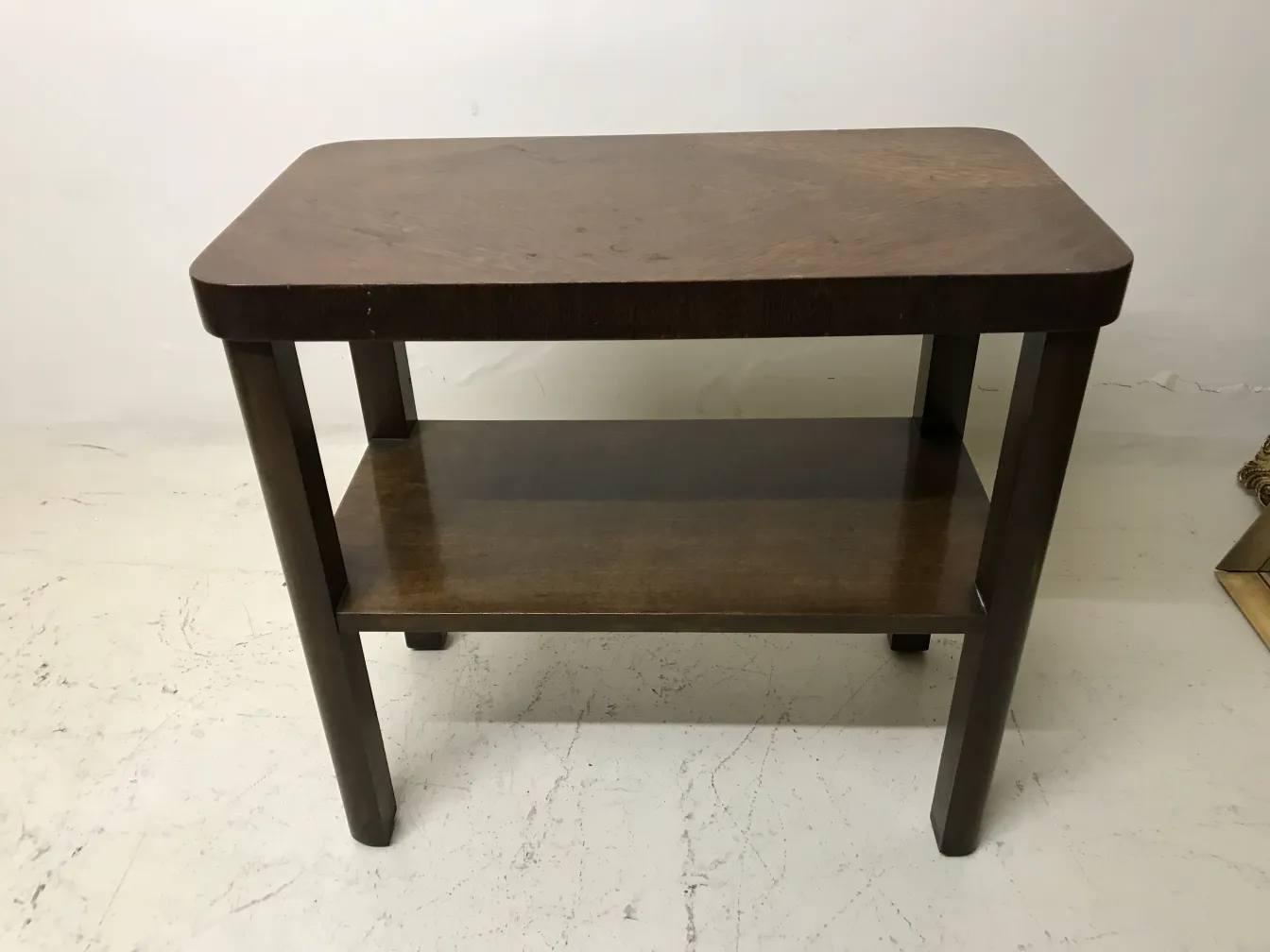 Mesa antiga Art Deco com dois prateleiras