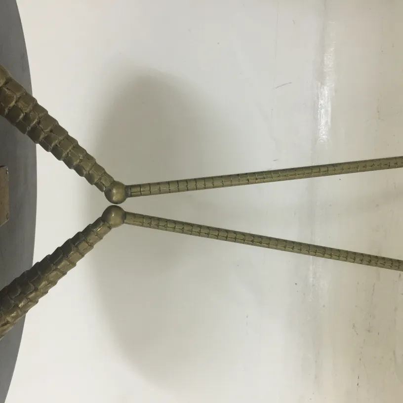 2 tavolini antichi con gambe decorative