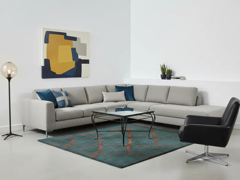 طاولة حديقة قديمة مع ديكور حديث