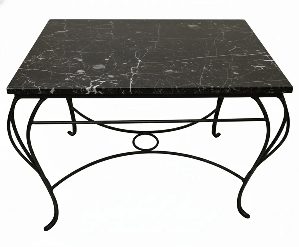 mesa antiga com design elegante e pernas curvas