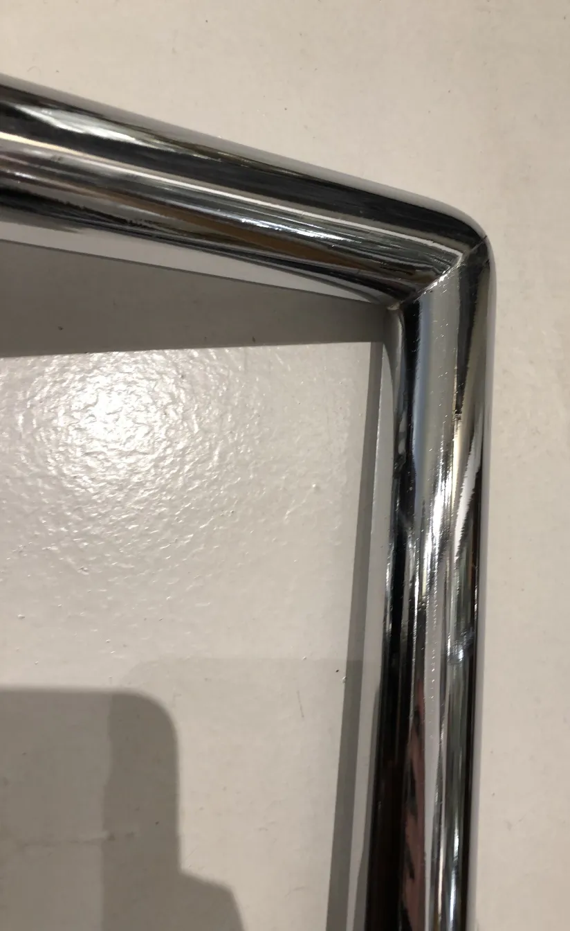 diseño brillante de tiradores de puerta antiguos en ángulo