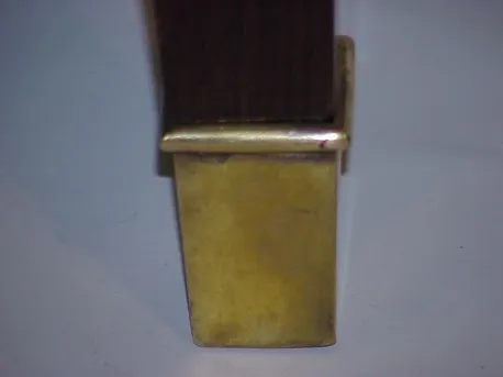 détail d'un bureau ancien avec une finition brillante eugenio quarti