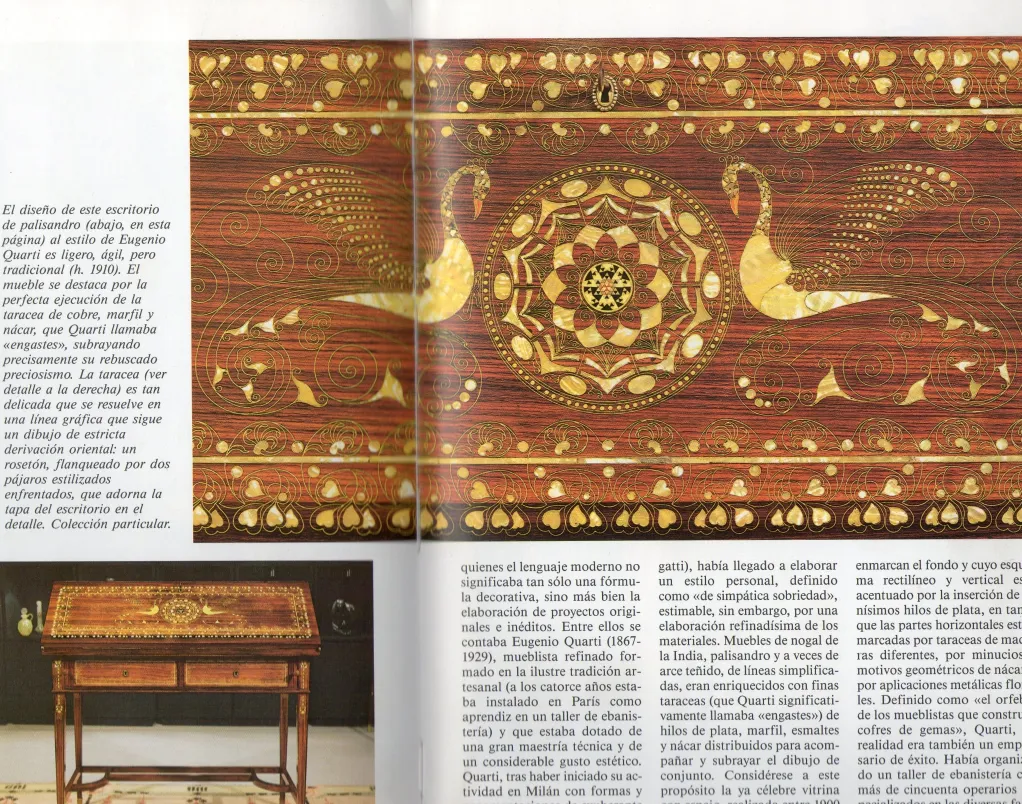 bureau ancien avec détails décoratifs et oiseaux