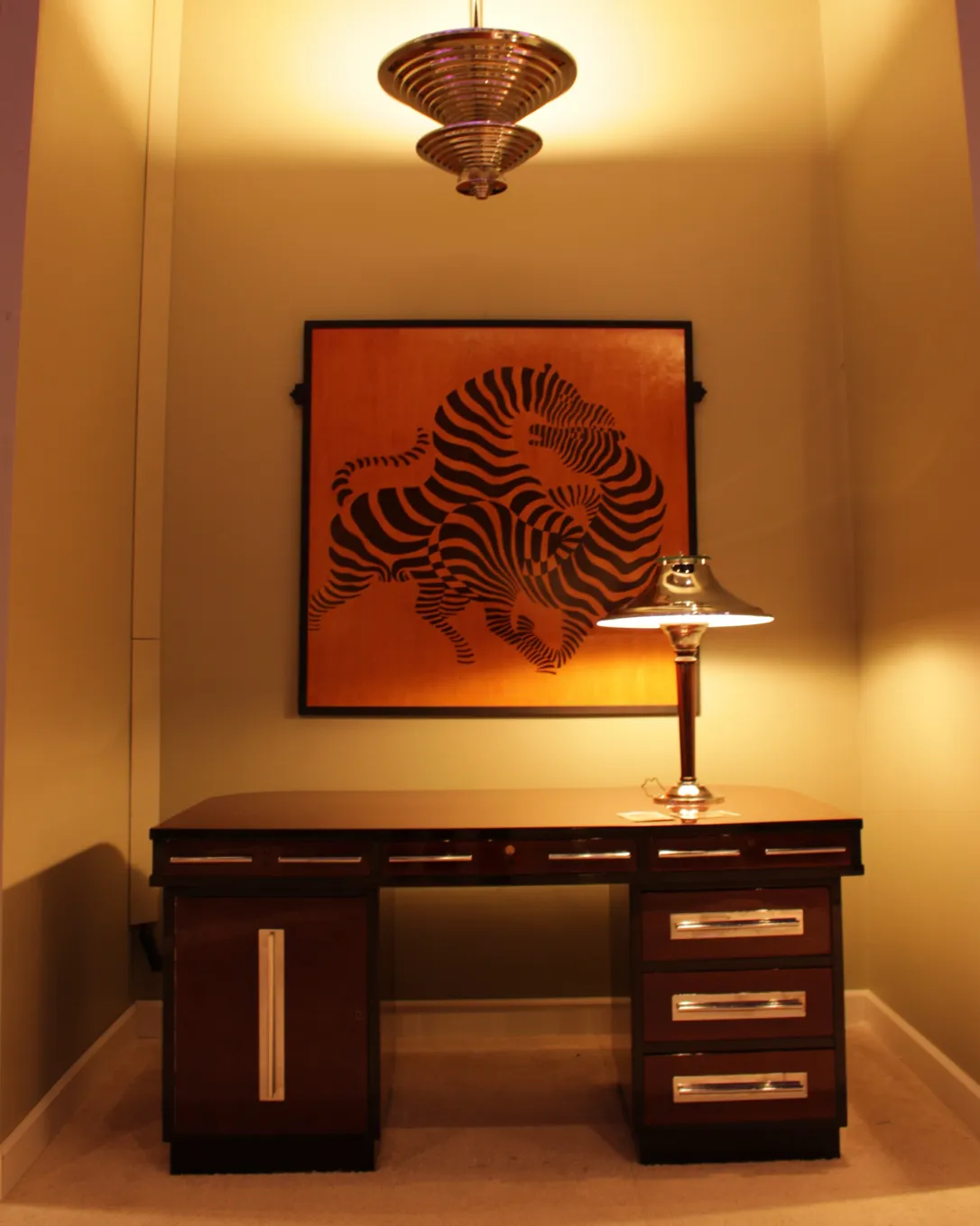 ancien lustre art déco avec un design attrayant