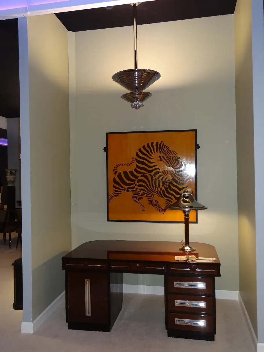 antiga lampada de teto em estilo art deco com design elegante