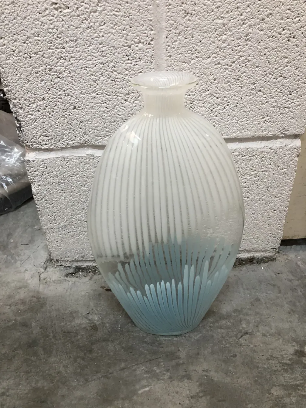 antike murano vase mit dekorativen details