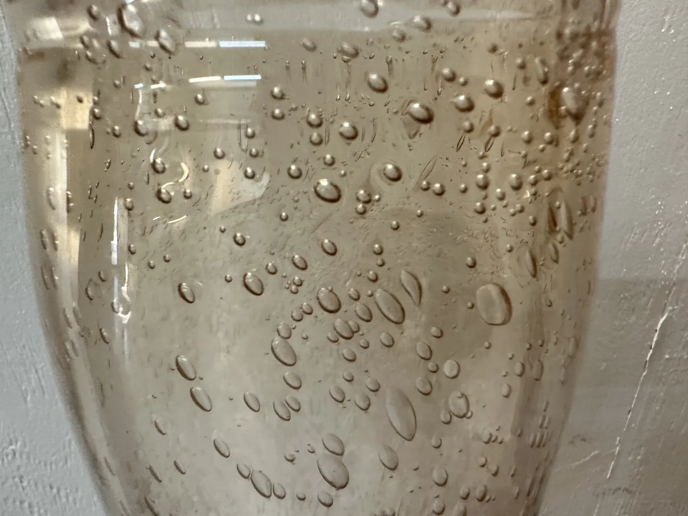 deux vases anciens avec des bulles à l'intérieur, style Murano