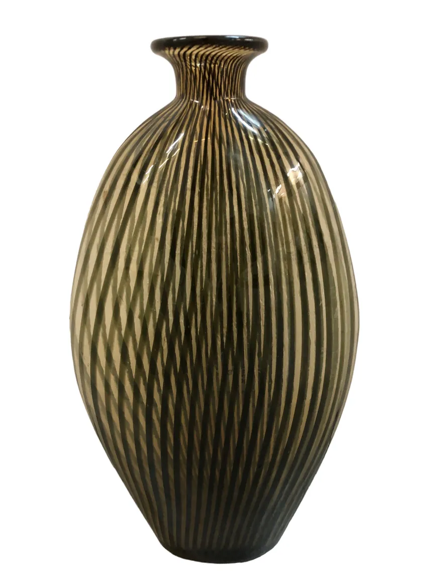 Dois vasos antigos de Murano com design decorativo e listras