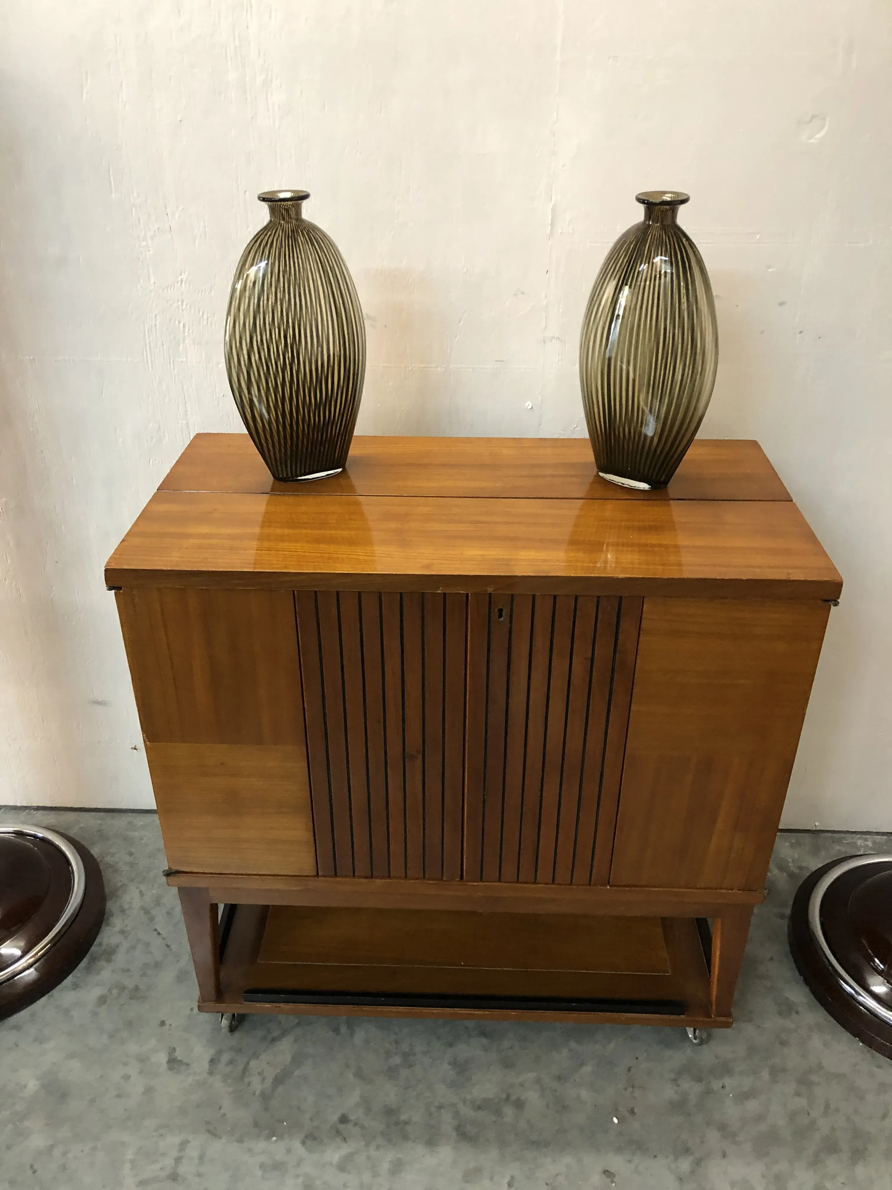 antike murano-glas mit eleganter Form, Deko-Artikel