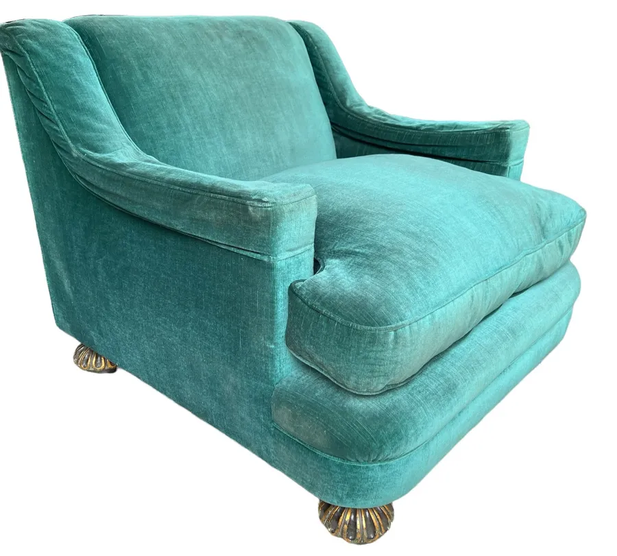 2 antique armchairs ideal for restoration, featuring a charming design, upholstered and in a cozy environment.