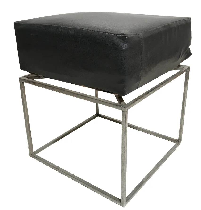 Antiker Hocker mit schwarzer Sitzfläche auf Gestell