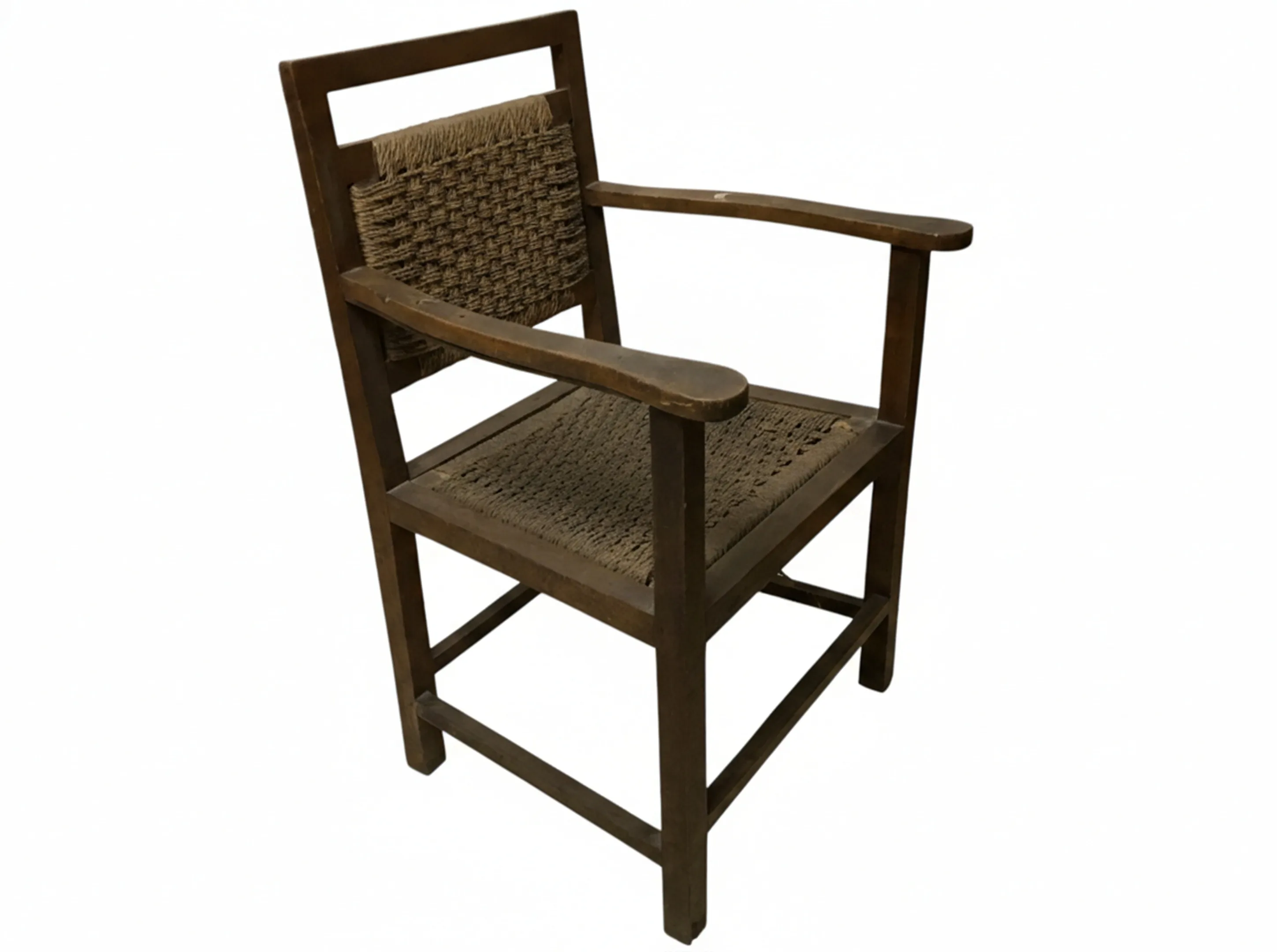 Fauteuil ancien au design simple et structure robuste