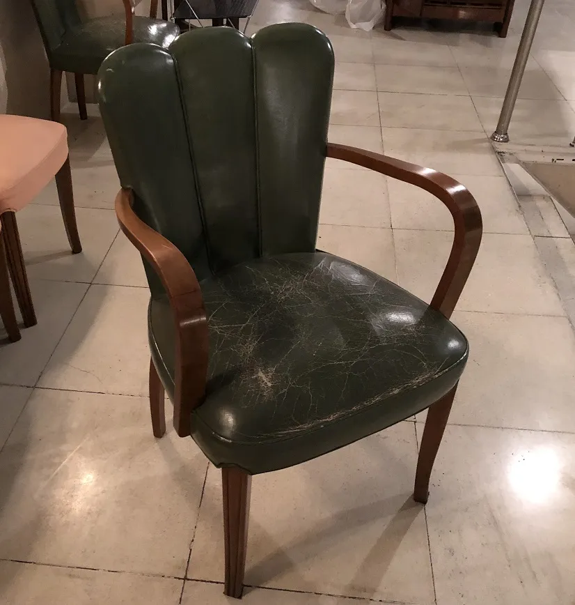 Sedie e poltrone antiche da restaurare, design classico.