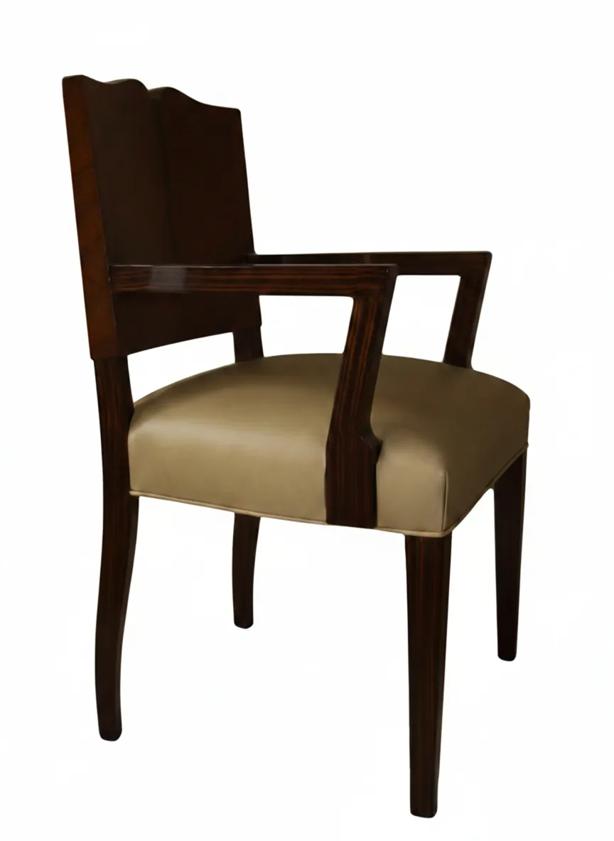 Poltrona antica in stile art deco con braccioli e imbottitura