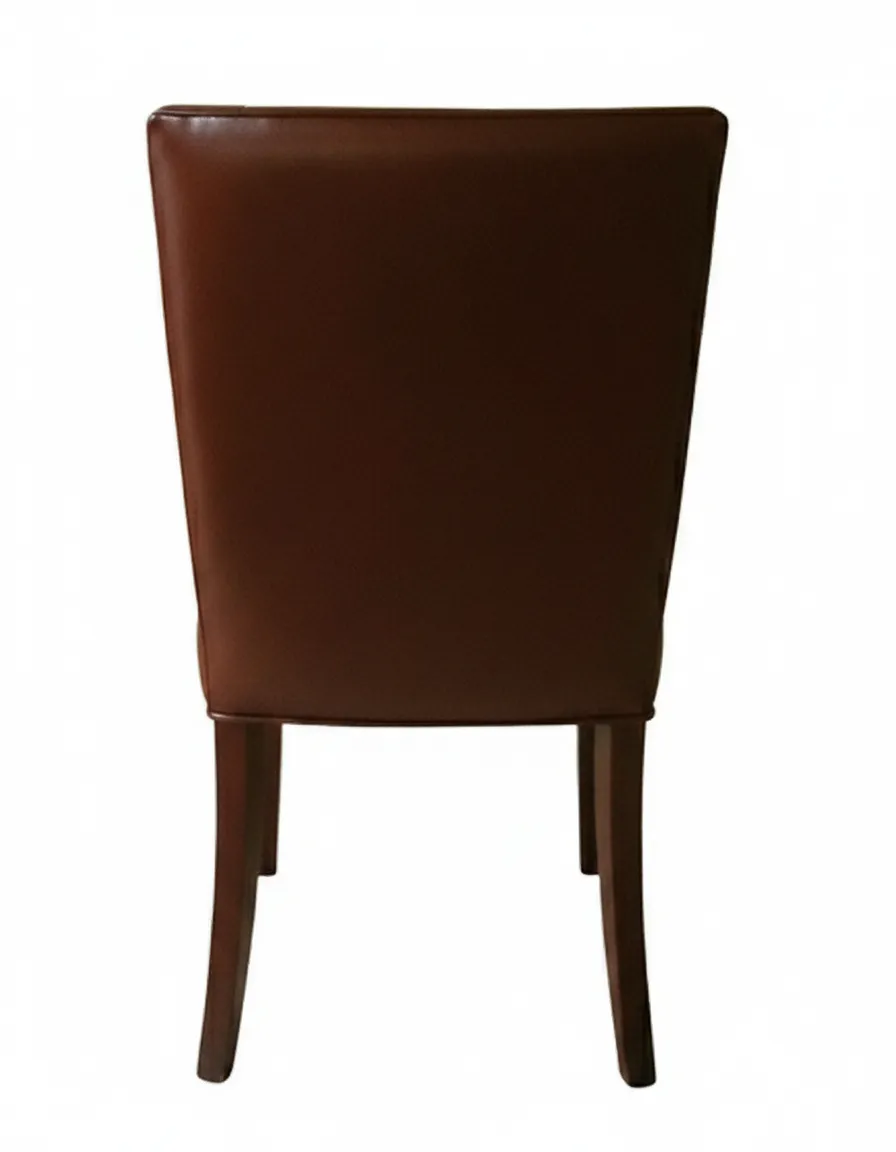 Conjunto de 8 cadeiras antigas, designs variados, ideal para restauração.