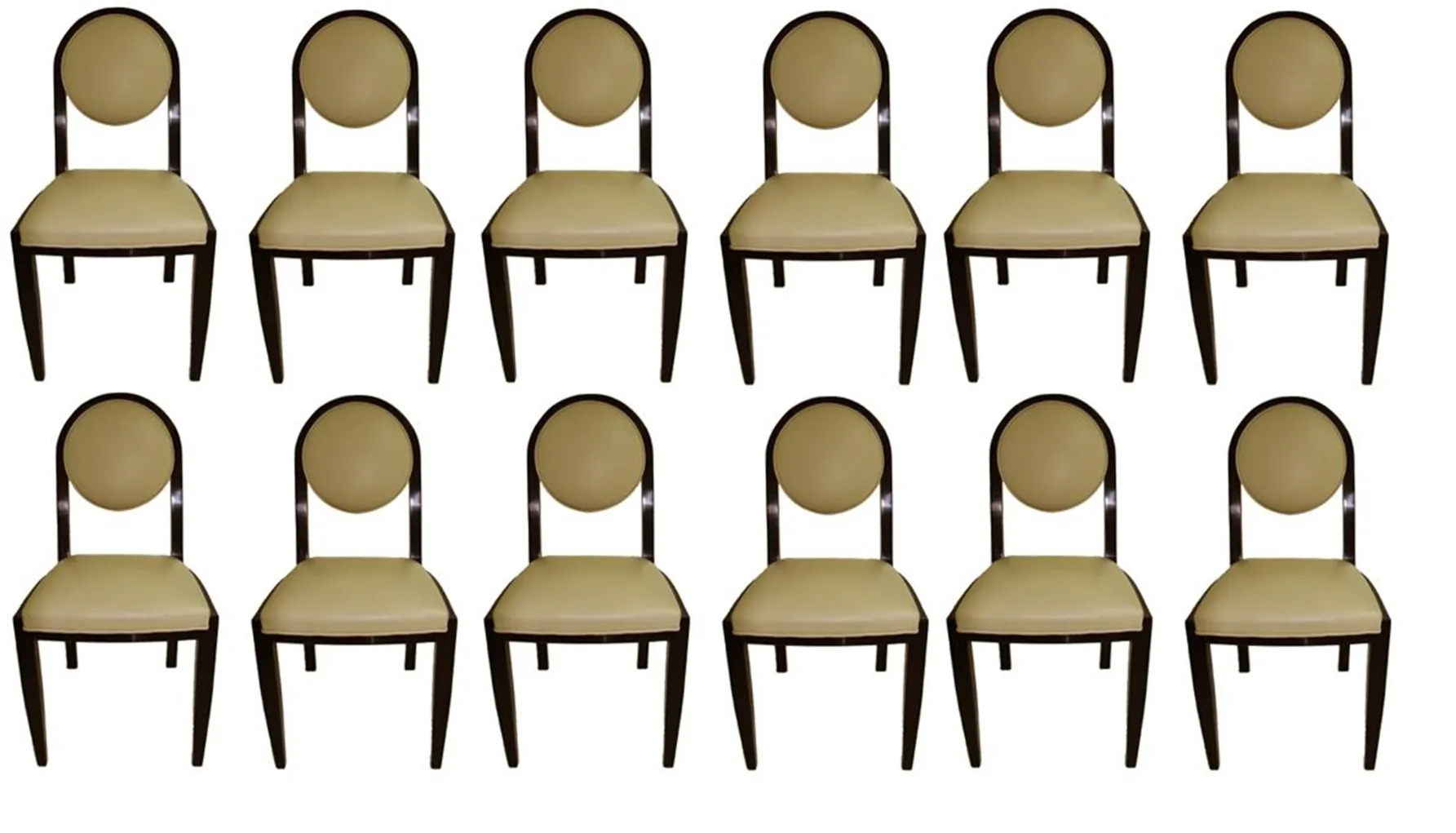 مجموعة من 12 كرسي قديم بتصميم بسيط