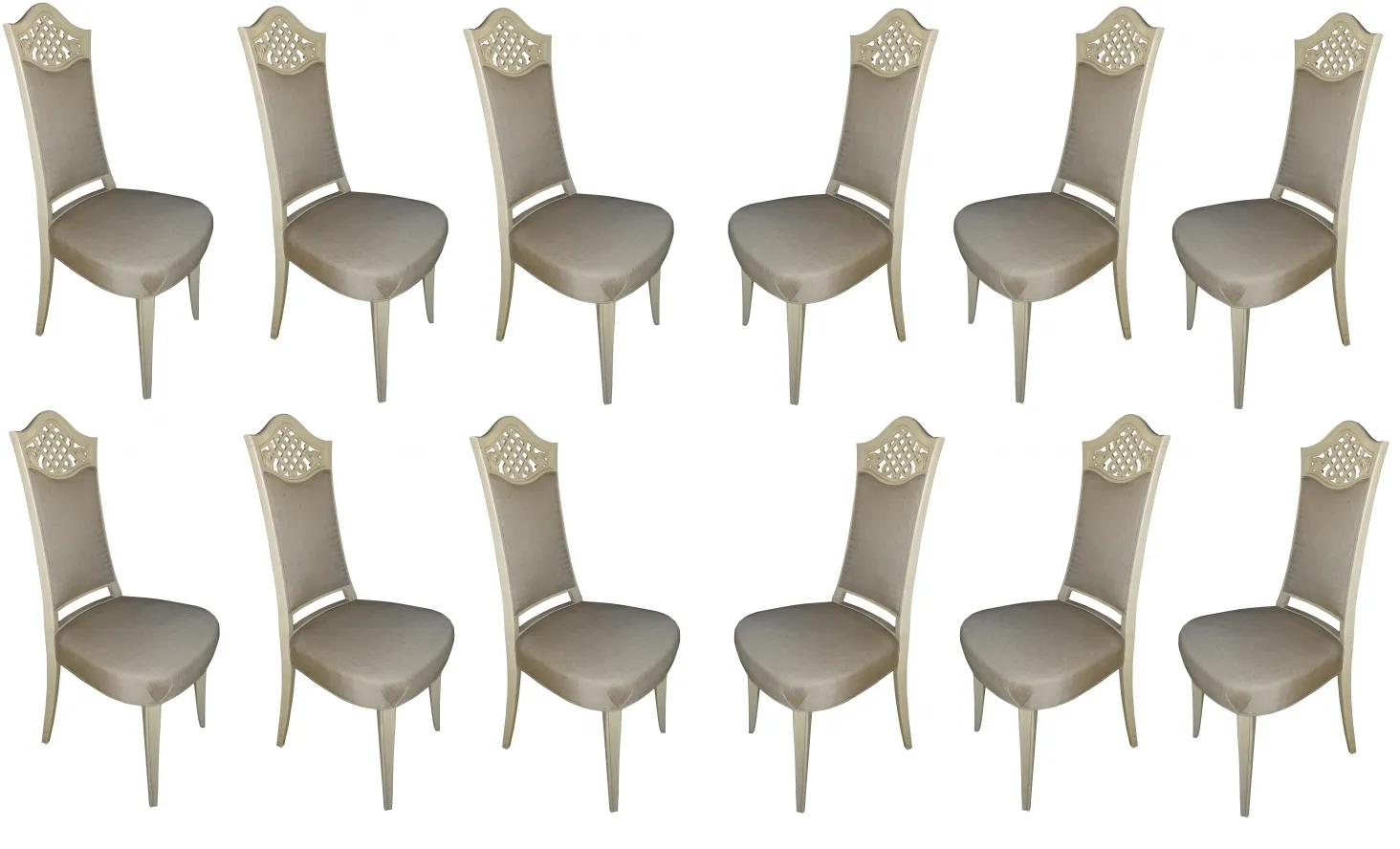 Doce sillas antiguas en un ambiente elegante, perfectas para restaurar.
