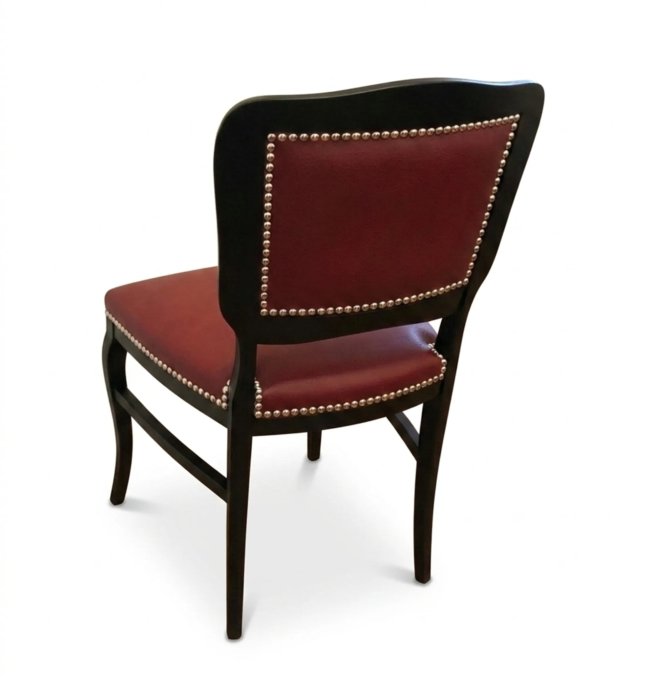 Set di 6 sedie antiche in stile classico da restaurare, con rivestimento rosso e chiodi decorativi.