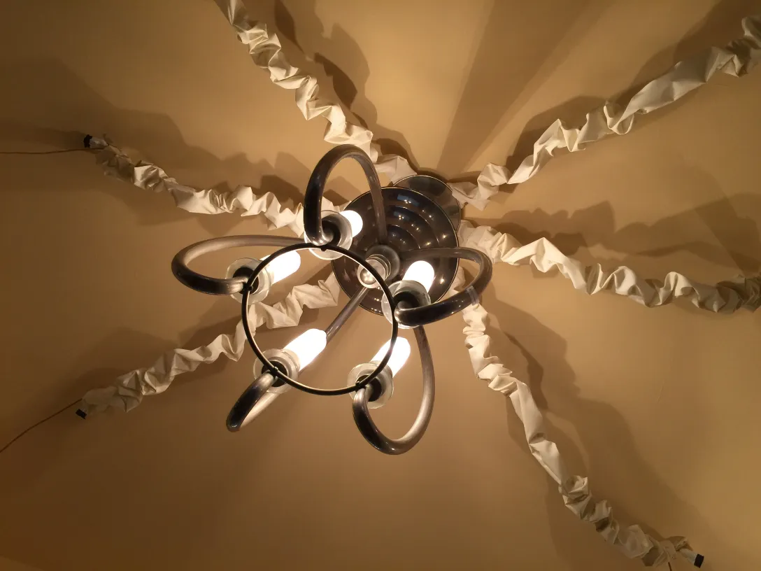 Antique hanging lamp with art deco design and lights