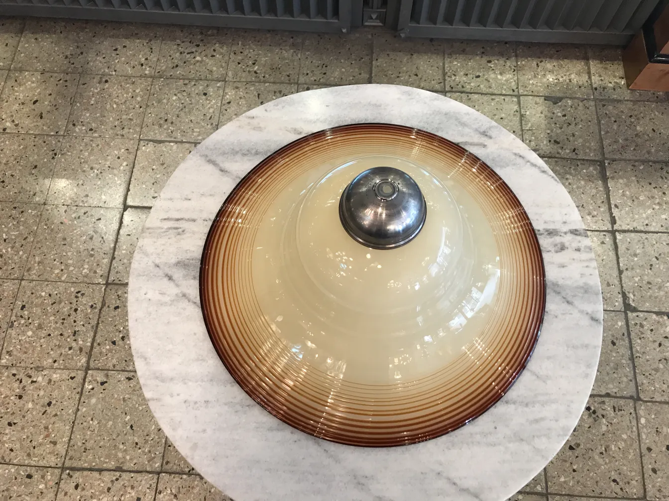 haengelampe-antiqua-mit-klassischem-design-und-weichen-tonen