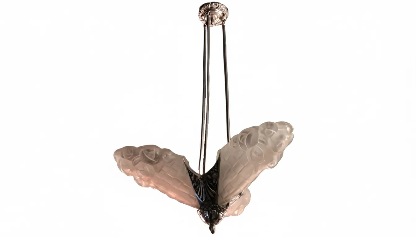 lustre ancien degue en forme de papillon avec détails