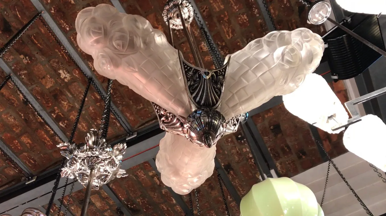 Antique hanging lamp Degue with elegant flower design