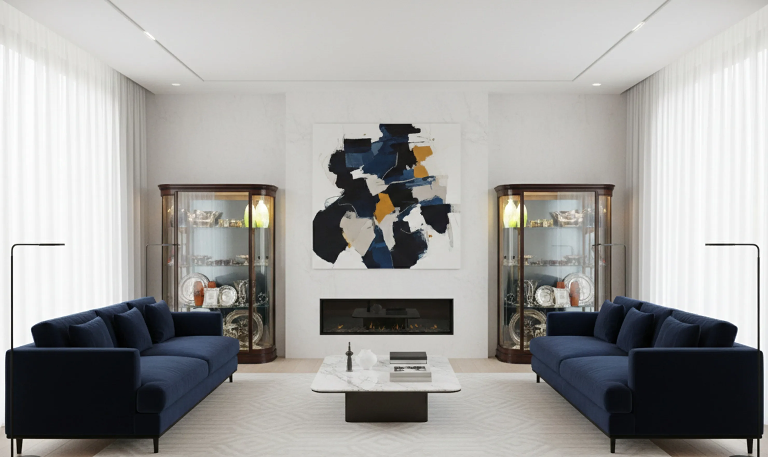 Zwei antike Vitrinen in einem modernen Wohnzimmer mit Kunst