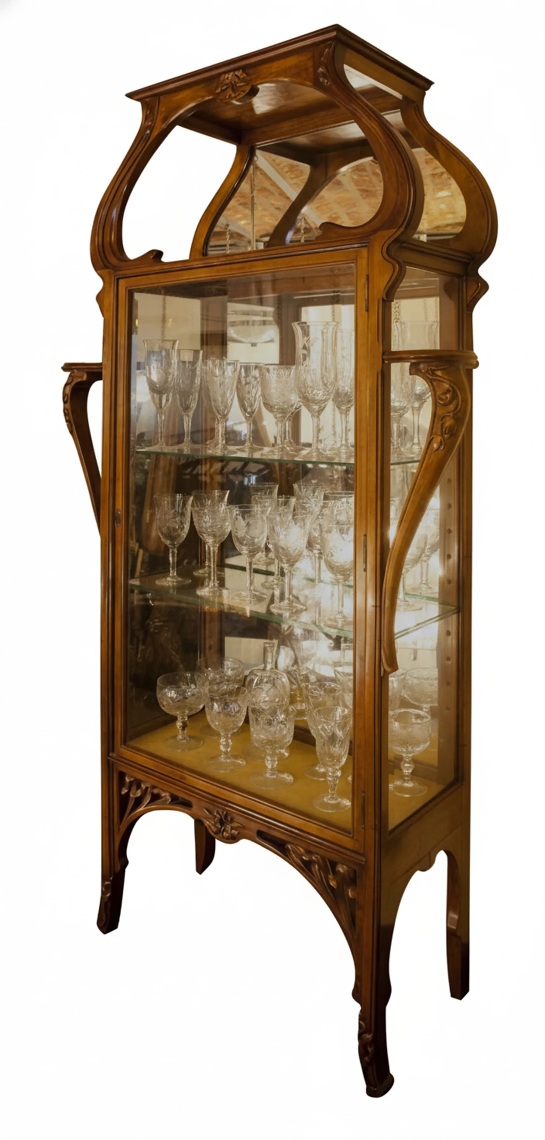 antike vitrine mit dekorativem glas, elegantes klassisches design