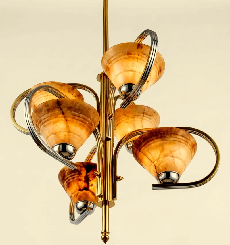 lustre ancien art deco avec des lumières élégantes