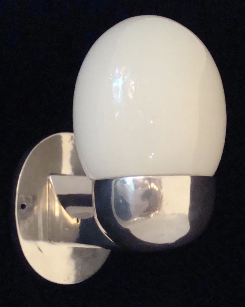 par de luminárias antigas com design art deco, forma oval