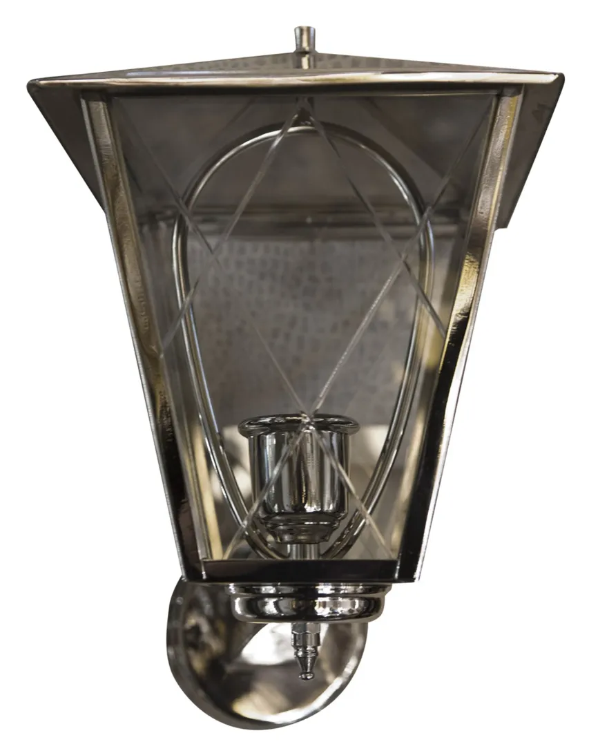 고전적인 아트데코 스타일의 벽등, 기하학적 디자인.