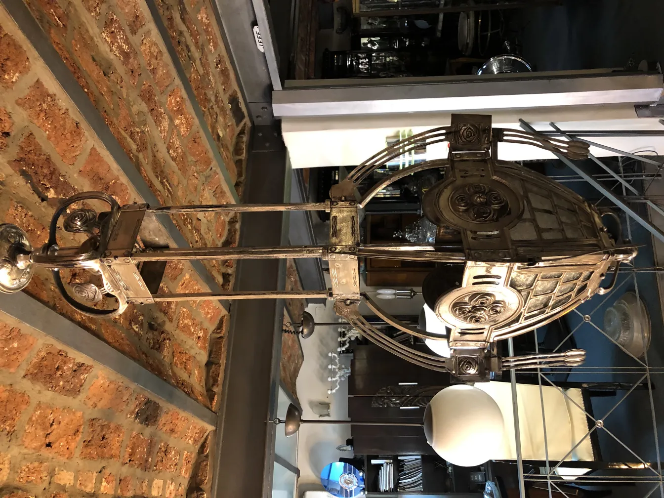 farol antiguo con un diseño elegante, ideal para decoración