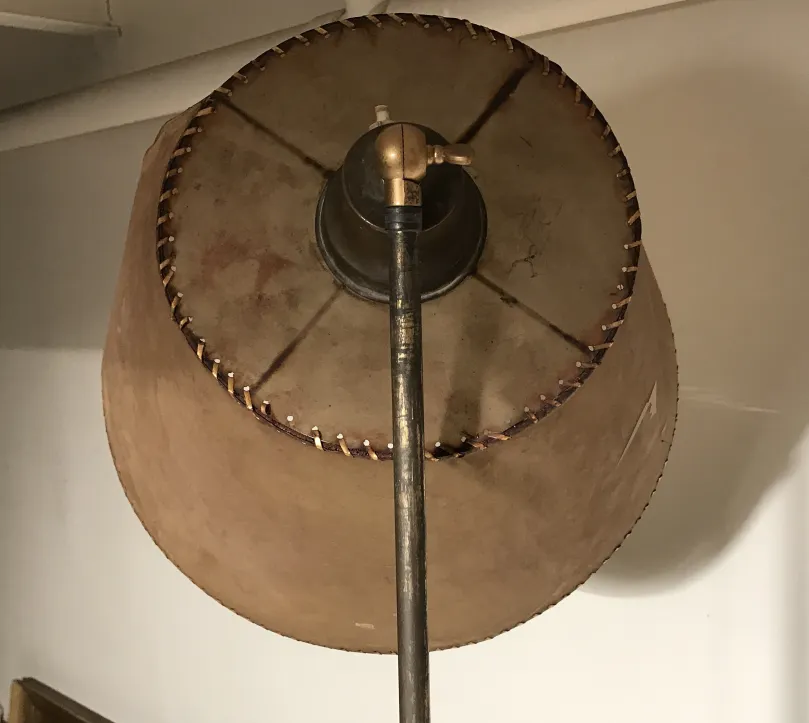 Lampada da terra antica in stile Art Deco con paralume