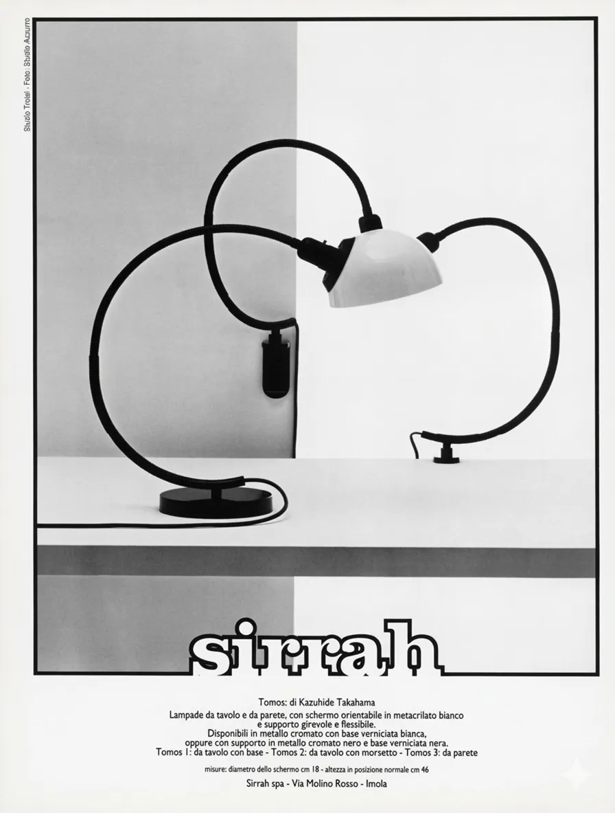 Antike Stehleuchte im Art-Déco-Stil mit geschwungenem Design, ideal für die Raumatmosphäre.