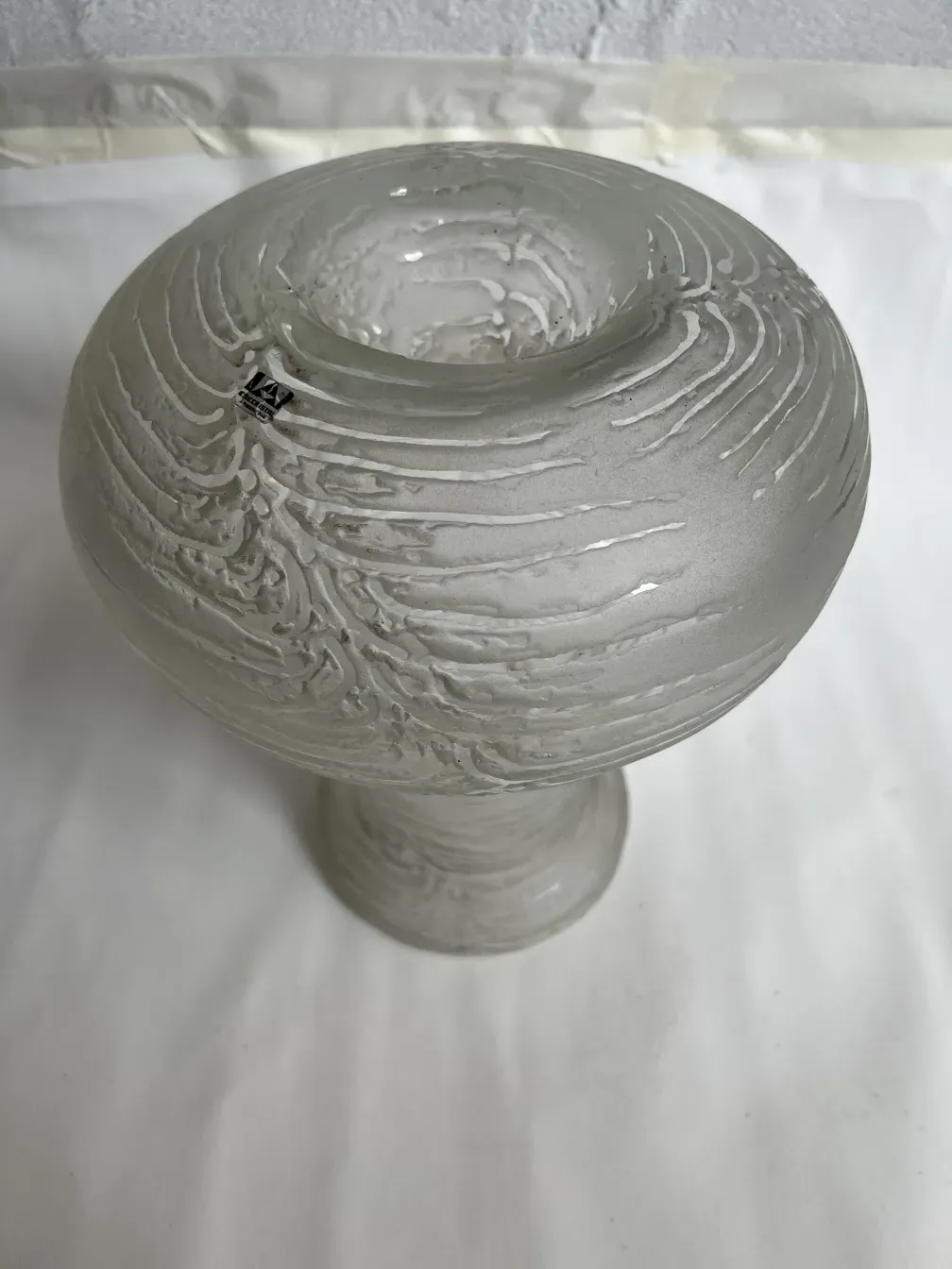 Antique table lamp with art deco round design