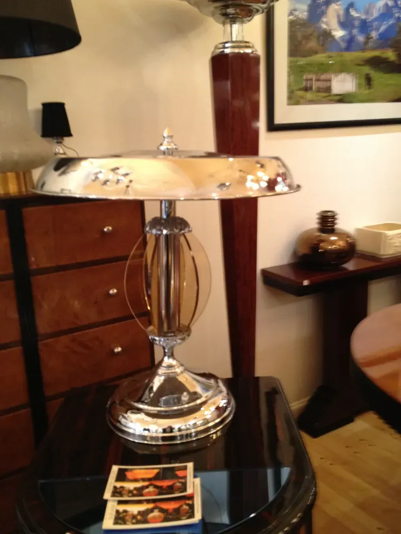 Tischlampe mit Art Deco Design, vintage Ambiente