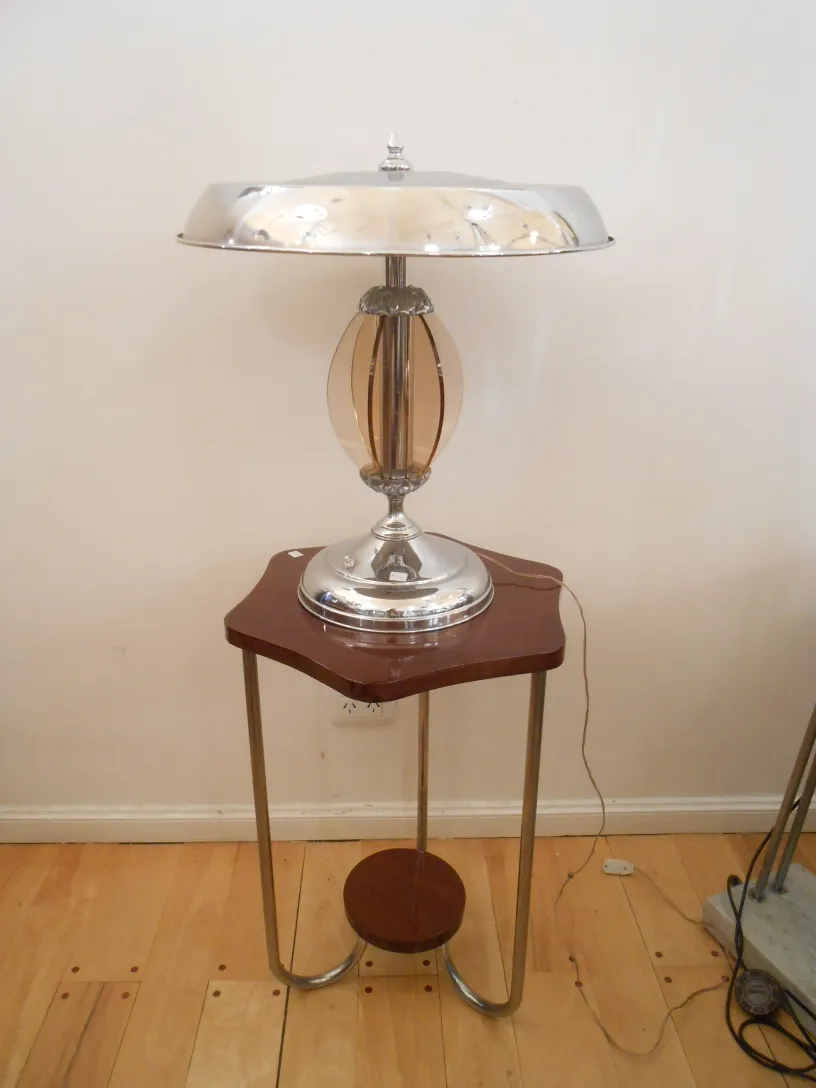 antique table lamp with art deco style in a room