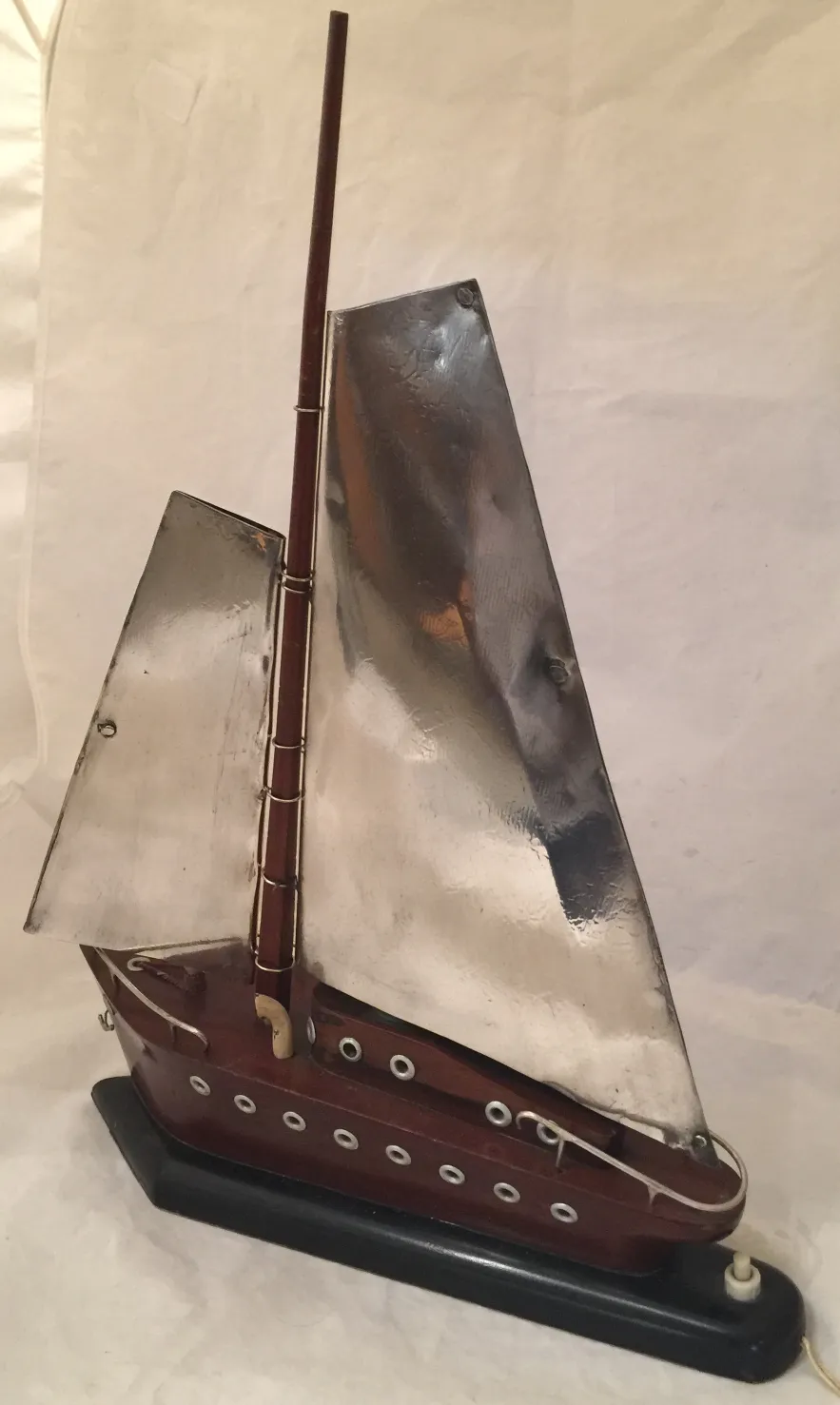 antique table lamp art deco shaped like a ship