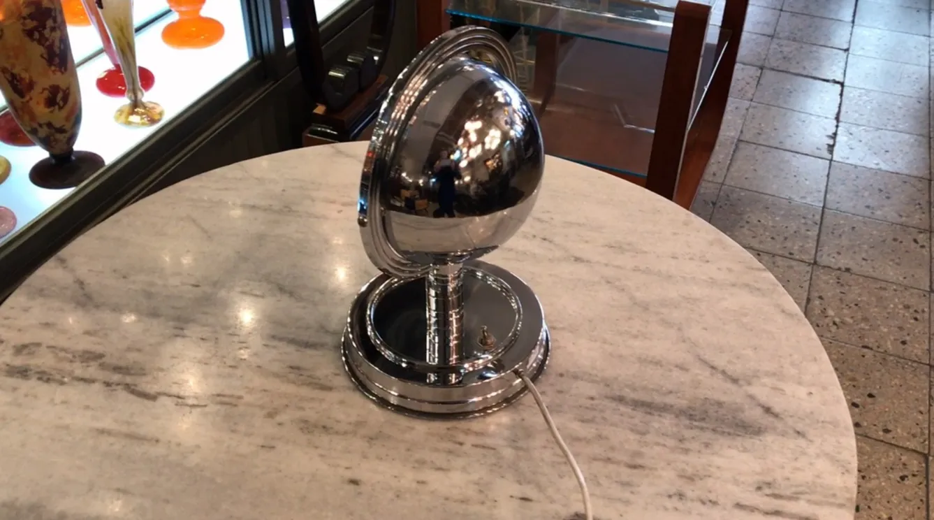 Lampada da tavolo antica Art Deco con design sferico