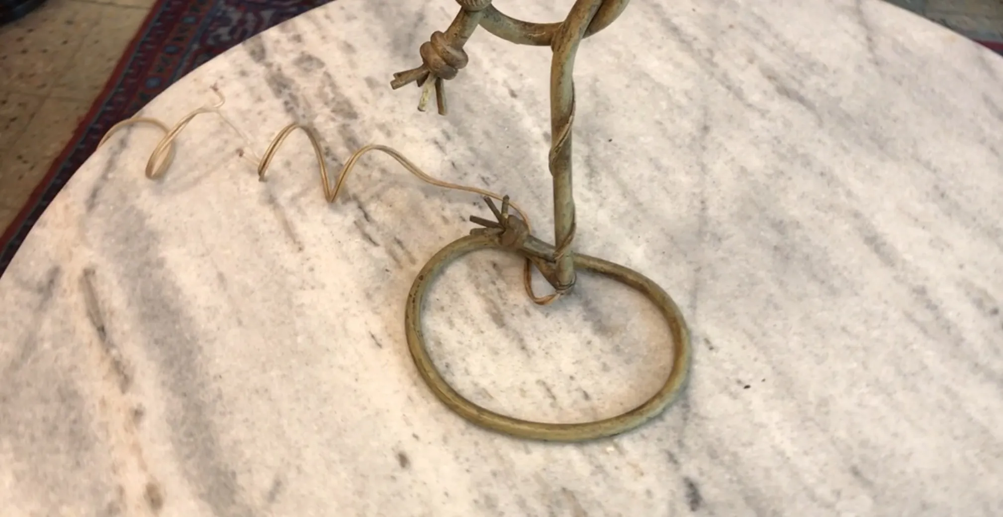 Lampada da tavolo antica art deco con base unica