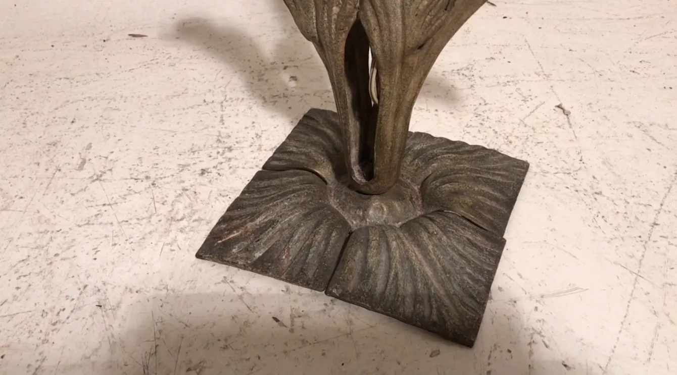 古董檯燈底座装饰性浮雕设计