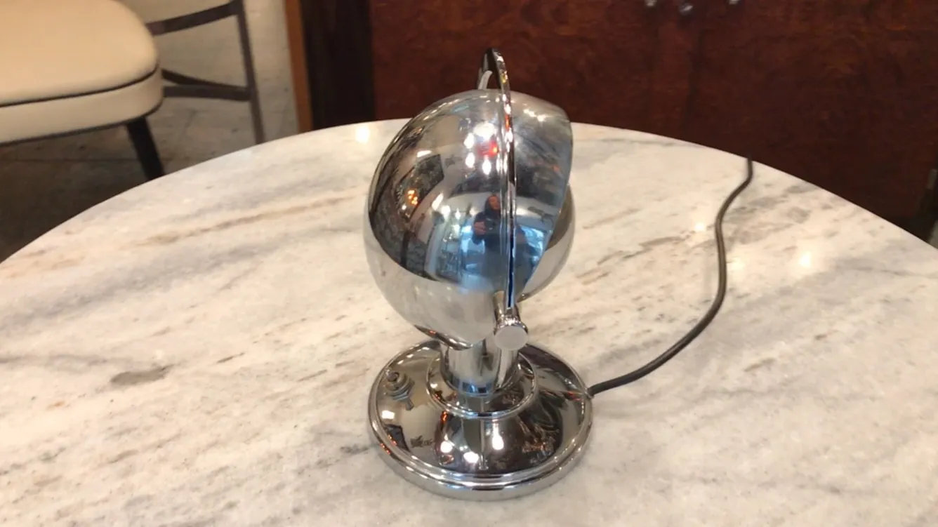 antica lampada da tavolo art deco con base lucida, stile retrò