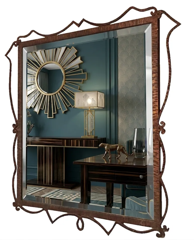 Espejo antiguo decorativo con marco elegante en un entorno moderno.