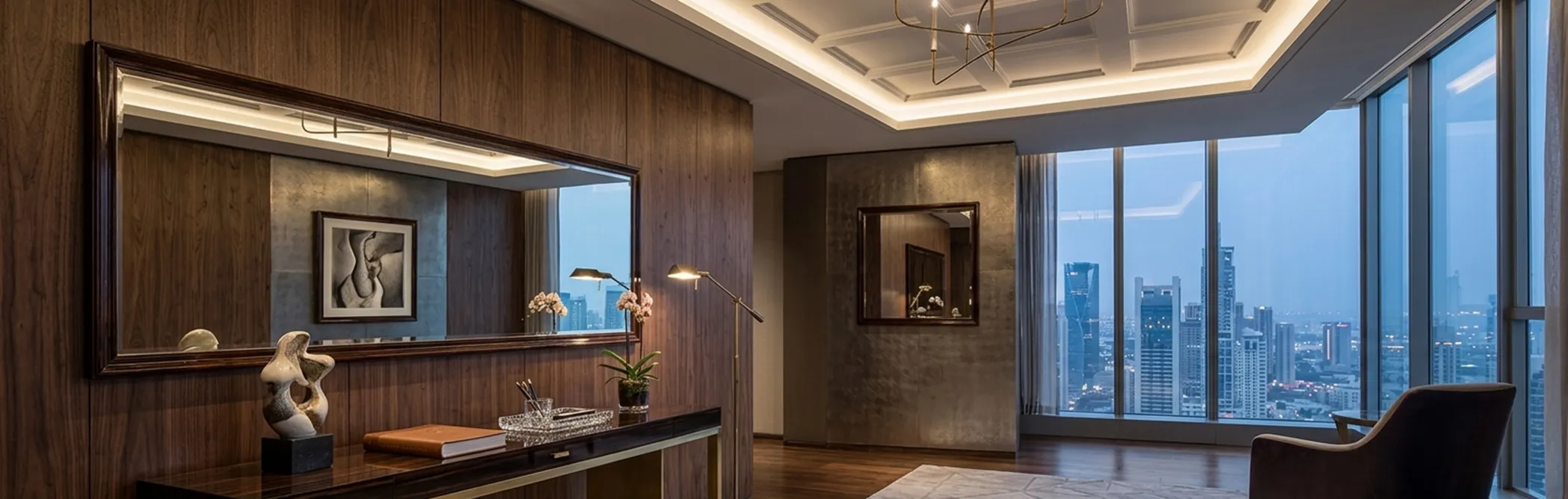 Miroir antique décoratif dans un cadre élégant avec une vue urbaine.