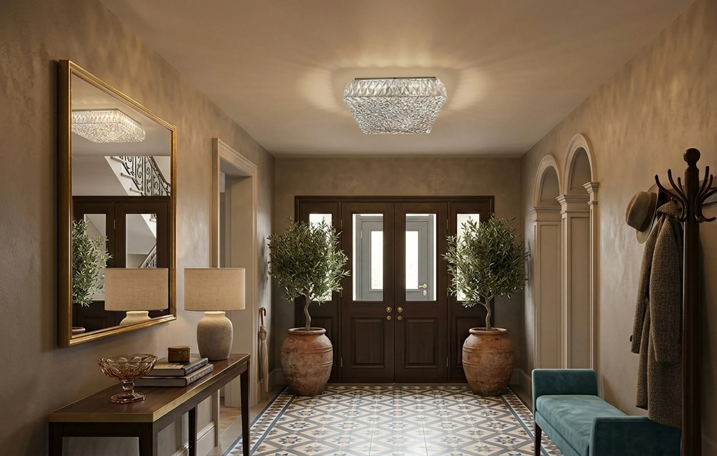 plafoniera antica con design decorativo che illumina un corridoio