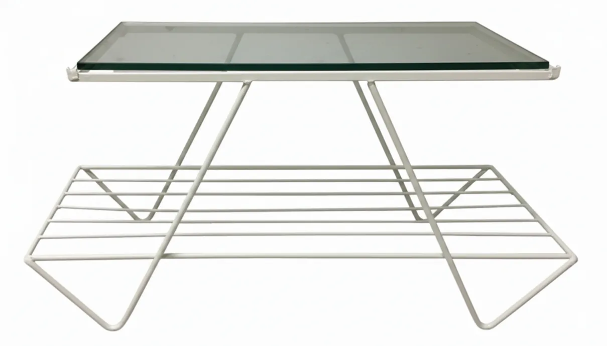 alte Gartentisch mit elegantem und sleekem Design