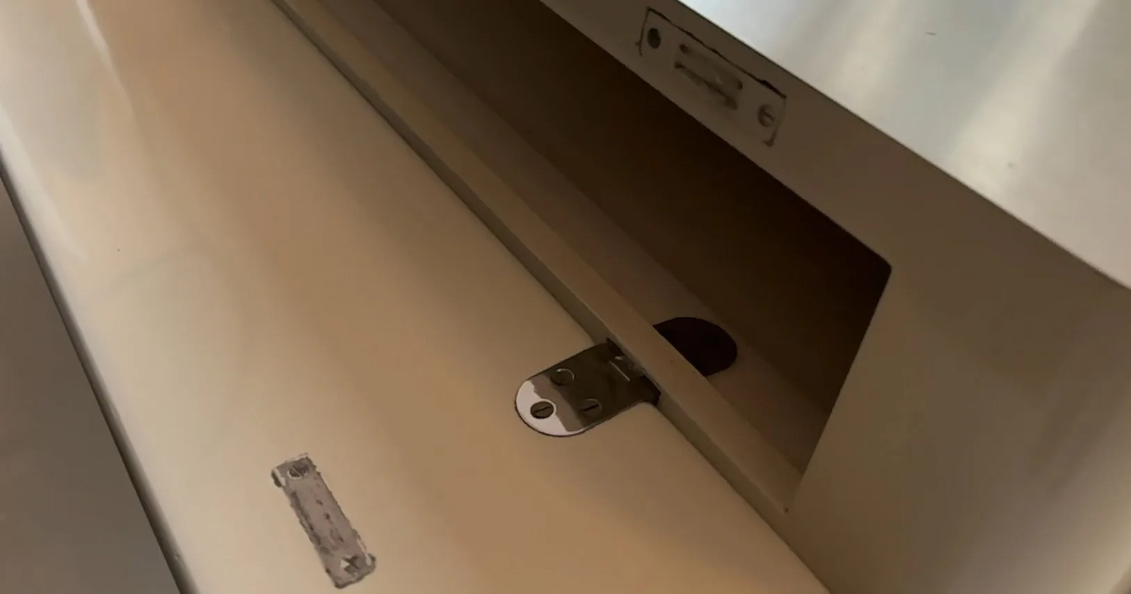 mesa ratona antigua de vico magistretti con diseño elegante y detalles suaves