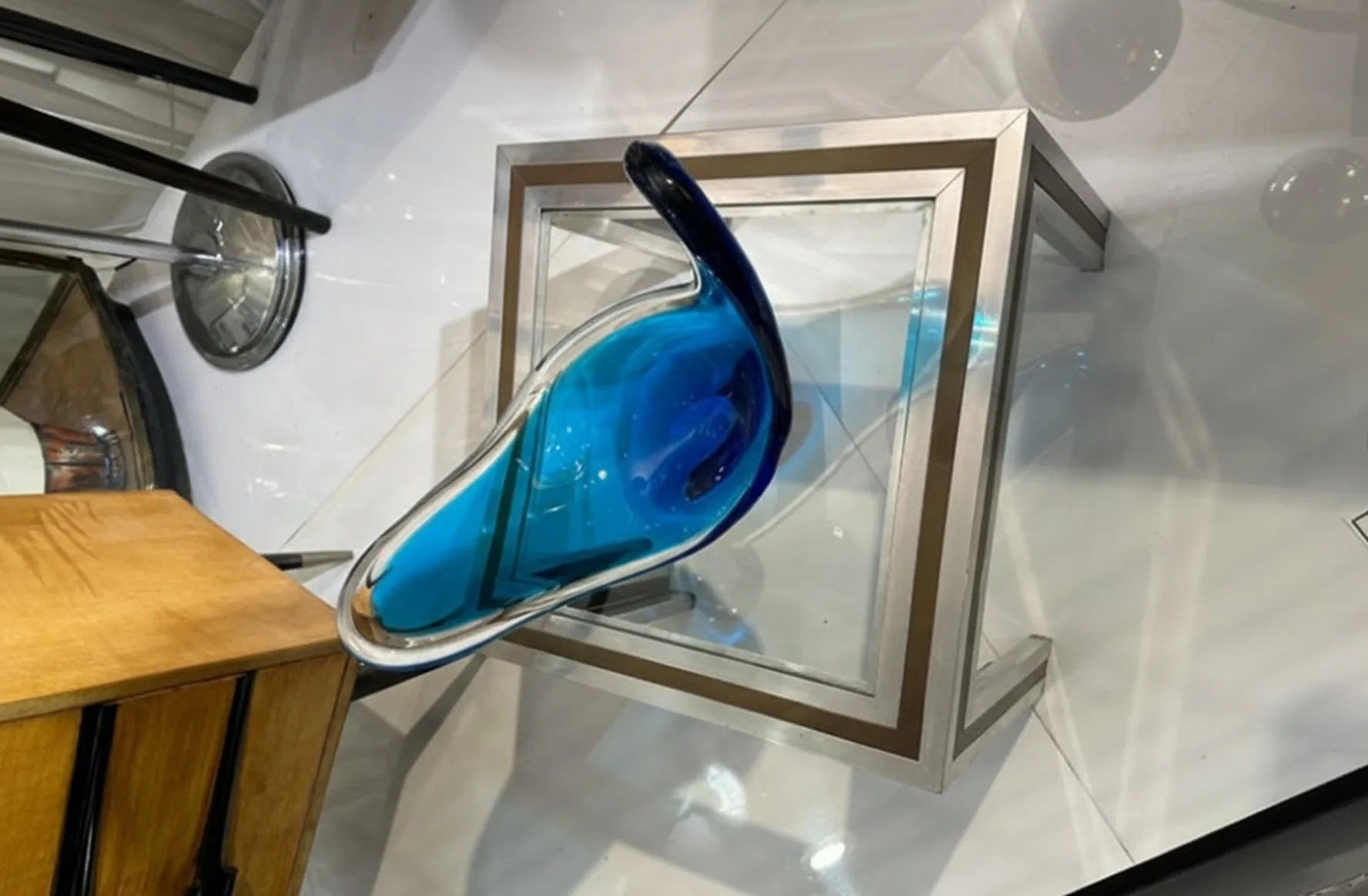 mesa ratona antigua con diseño sofisticado giacomo sinopoli