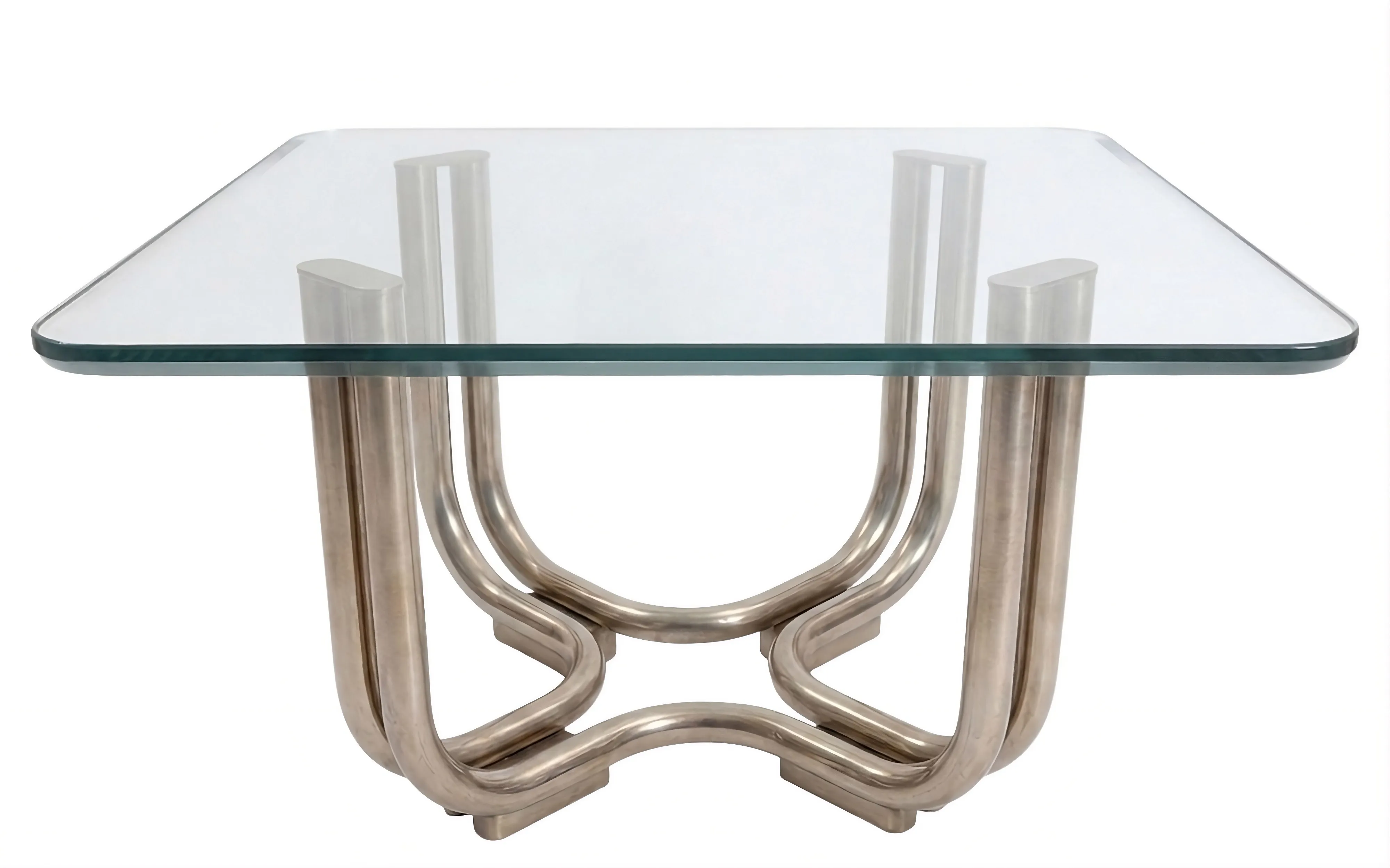 Tavolino da caffè antico con design elegante e forme moderne